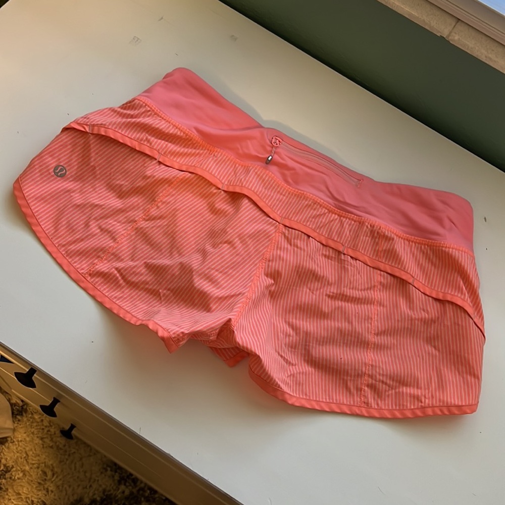 Lululemon Speed Up Short 2.5" - Rare Peachy Pink - Size 8 - Picture 4 of 4